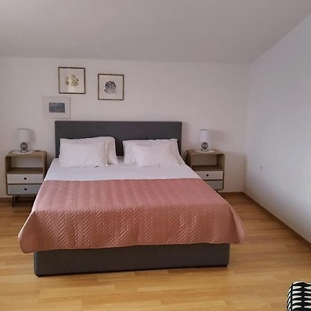 Apartment Mare Vrsi Dış mekan fotoğraf