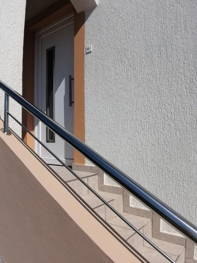 Apartment Mare Vrsi Dış mekan fotoğraf